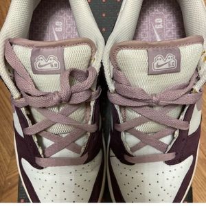 WMNS NIKE DUNK LOW NKE, Size 8.5, WHITE/MINK